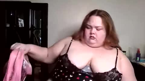 Snapshot of godessisabella chatting on 02/12/25, 04:00 godessisabella online show from 02/12/25, 04:00