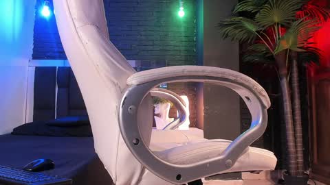 Snapshot of godly_huan chatting on 01/05/25, 03:53 HUAN online show from 01/05/25, 03:53