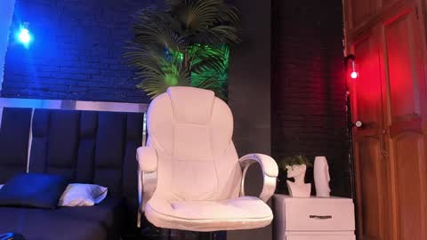 Snapshot of godly_huan chatting on 01/11/25, 05:41 HUAN online show from 01/11/25, 05:41