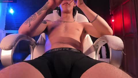 Snapshot of godly_huan chatting on 01/13/25, 08:15 HUAN online show from 01/13/25, 08:15