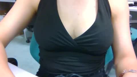 Snapshot of godpphire chatting on 09/11/25, 12:38 godpphire online show from 09/11/25, 12:38