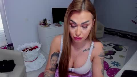 Nicole.. online show from 02/16/25, 08:10