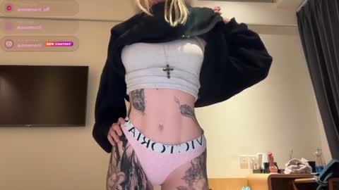 Snapshot of golden_alinee chatting on 06/27/26, 01:06 Aline meow online show from 06/27/26, 01:06