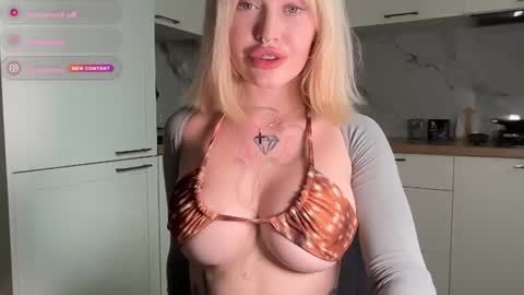 Snapshot of golden_alinee chatting on 07/18/26, 03:27 Aline meow online show from 07/18/26, 03:27