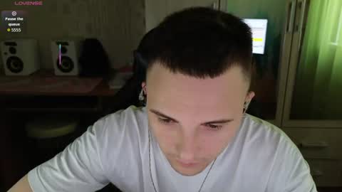 Snapshot of golden_boyyy21 chatting on 07/06/26, 08:33 Golden boyyy21 online show from 07/06/26, 08:33