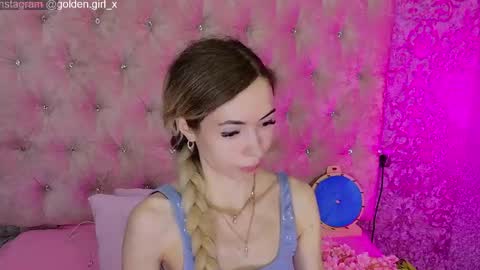 Snapshot of golden_girl__ chatting on 04/22/26, 01:52 golden girl online show from 04/22/26, 01:52