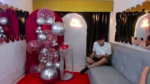 Snapshot of golden_girl_house chatting on 09/09/25, 06:40 golden_girl_house online show from 09/09/25, 06:40