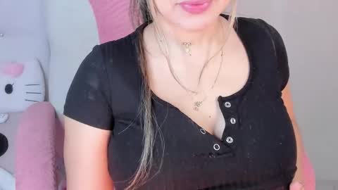 Snapshot of golden_issy chatting on 04/25/26, 02:47 golden_issy online show from 04/25/26, 02:47