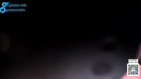 Snapshot of golden_miki chatting on 12/14/24, 12:11 Shy in the streets but a freak in the sheets online show from 12/14/24, 12:11