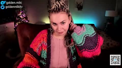 Snapshot of golden_miki chatting on 12/24/24, 06:33 Shy in the streets but a freak in the sheets online show from 12/24/24, 06:33