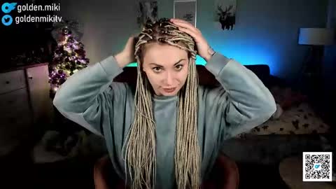 Snapshot of golden_miki chatting on 12/28/24, 01:29 Shy in the streets but a freak in the sheets online show from 12/28/24, 01:29