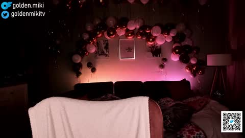 Snapshot of golden_miki chatting on 01/15/25, 02:06 Shy in the streets but a freak in the sheets online show from 01/15/25, 02:06