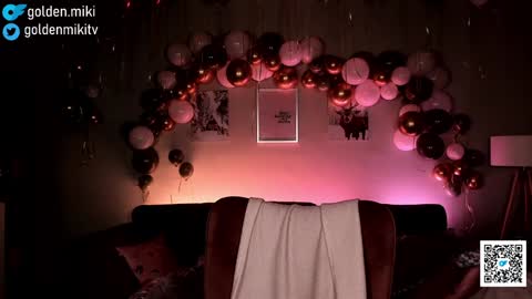 Snapshot of golden_miki chatting on 01/16/25, 05:21 Shy in the streets but a freak in the sheets online show from 01/16/25, 05:21