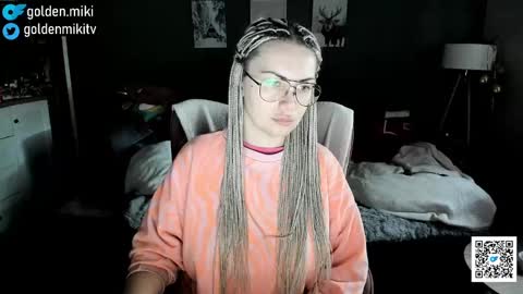 Snapshot of golden_miki chatting on 02/03/25, 11:42 Shy in the streets but a freak in the sheets online show from 02/03/25, 11:42