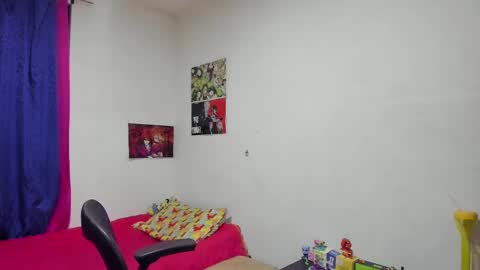 Snapshot of golden_ryan chatting on 09/25/25, 03:43 Jmmmm online show from 09/25/25, 03:43