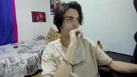 Snapshot of golden_ryan chatting on 10/07/25, 04:53 Jmmmm online show from 10/07/25, 04:53