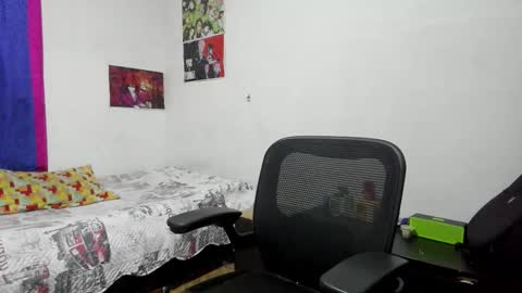 Snapshot of golden_ryan chatting on 10/20/25, 08:59 Jmmmm online show from 10/20/25, 08:59