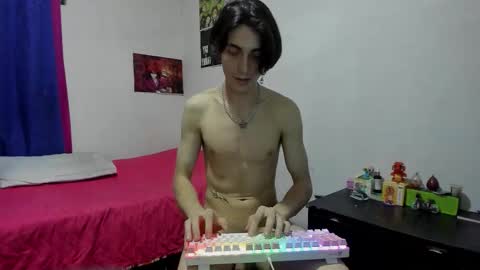 Snapshot of golden_ryan chatting on 10/31/25, 06:14 Jmmmm online show from 10/31/25, 06:14