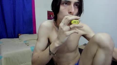 Snapshot of golden_ryan chatting on 11/24/25, 06:57 Jmmmm online show from 11/24/25, 06:57