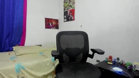 Snapshot of golden_ryan chatting on 11/26/25, 07:31 Jmmmm online show from 11/26/25, 07:31