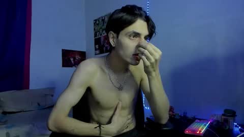 Snapshot of golden_ryan chatting on 12/03/25, 05:59 Jmmmm online show from 12/03/25, 05:59