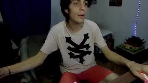 Snapshot of golden_ryan chatting on 03/11/26, 03:23 Jmmmm online show from 03/11/26, 03:23