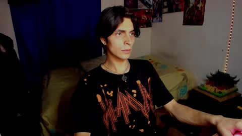 Snapshot of golden_ryan chatting on 03/18/26, 05:27 Jmmmm online show from 03/18/26, 05:27