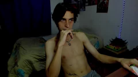 Snapshot of golden_ryan chatting on 03/19/26, 05:33 Jmmmm online show from 03/19/26, 05:33