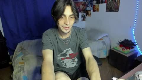 Snapshot of golden_ryan chatting on 04/11/26, 10:25 Jmmmm online show from 04/11/26, 10:25