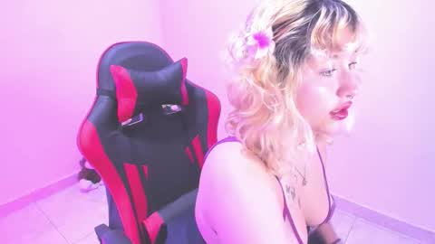 goldencurly  online show from 02/24/26, 12:25