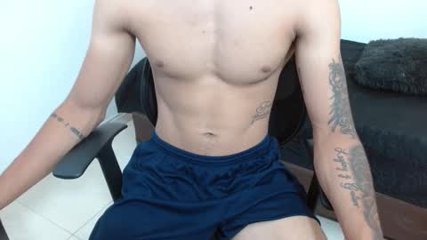 Snapshot of goldendesirex_ chatting on 03/29/26, 07:25 online show from 03/29/26, 07:25