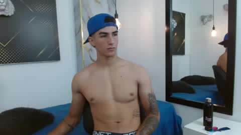 Snapshot of goldendesirex_ chatting on 04/17/26, 08:01 online show from 04/17/26, 08:01