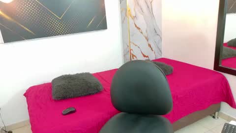 Snapshot of goldendesirex_ chatting on 05/09/26, 07:08 online show from 05/09/26, 07:08
