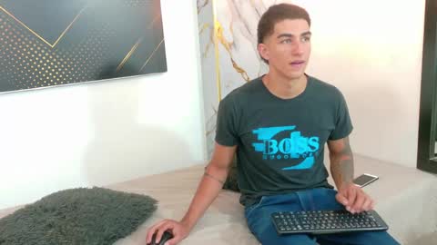 Snapshot of goldendesirex_ chatting on 05/11/26, 07:00 online show from 05/11/26, 07:00