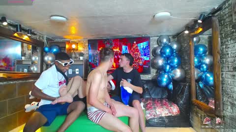 GOLDENJOI online show from 12/21/24, 04:14