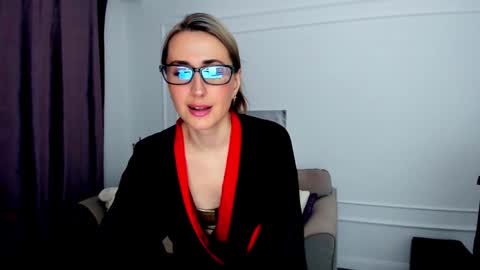 Olivia online show from 01/21/25, 02:37