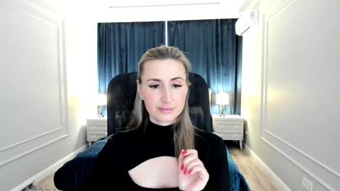 Olivia online show from 02/07/25, 01:22