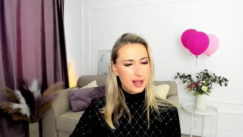 Olivia online show from 09/14/25, 03:38