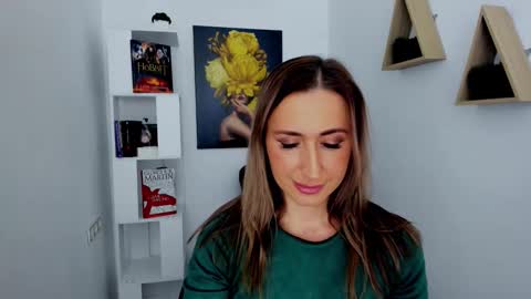 Olivia online show from 11/26/25, 07:48