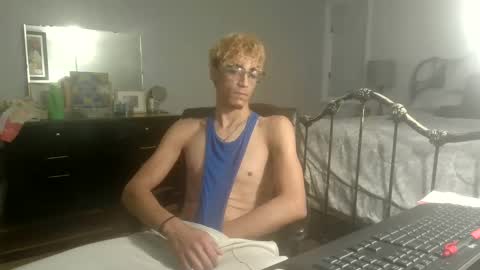 Snapshot of goldenmodel21 chatting on 11/14/25, 04:33 goldenmodel21 online show from 11/14/25, 04:33