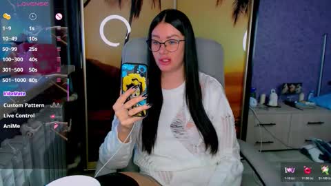 Snapshot of goldenwitchx chatting on 10/21/25, 05:08 Polina online show from 10/21/25, 05:08