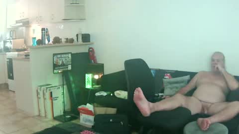 Snapshot of goldyguy011 chatting on 06/12/26, 03:27 goldyguy011 online show from 06/12/26, 03:27