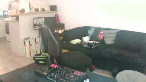 Snapshot of goldyguy011 chatting on 06/14/26, 02:24 goldyguy011 online show from 06/14/26, 02:24