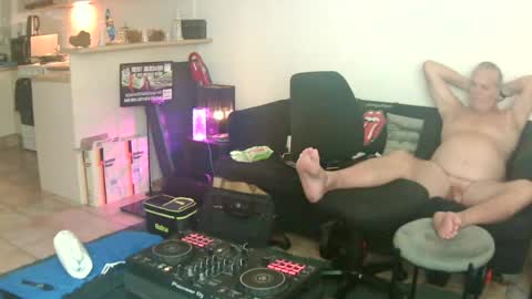 Snapshot of goldyguy011 chatting on 06/14/26, 03:58 goldyguy011 online show from 06/14/26, 03:58