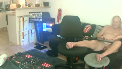 Snapshot of goldyguy011 chatting on 07/06/26, 11:18 goldyguy011 online show from 07/06/26, 11:18