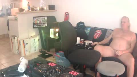 Snapshot of goldyguy011 chatting on 07/15/26, 04:18 goldyguy011 online show from 07/15/26, 04:18