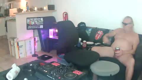 Snapshot of goldyguy011 chatting on 07/15/26, 05:18 goldyguy011 online show from 07/15/26, 05:18