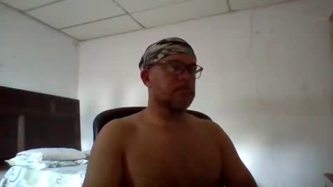 Snapshot of golons17 chatting on 03/13/26, 12:45 golons17 online show from 03/13/26, 12:45