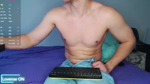 Snapshot of golov176 chatting on 11/23/25, 08:47 LEO online show from 11/23/25, 08:47