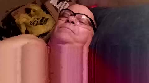 Snapshot of gonadalache chatting on 09/19/25, 11:55 gonadalache online show from 09/19/25, 11:55